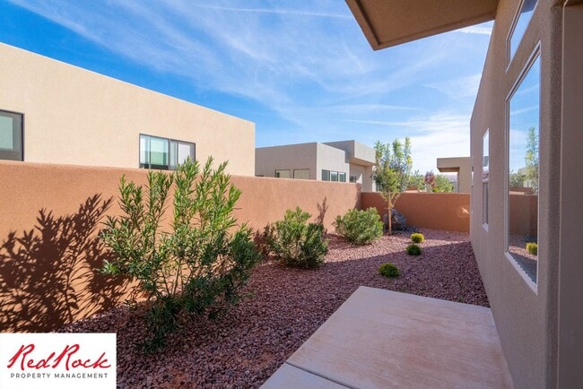 Building Photo - 4 Bedroom Home In The Dunes At Sand Hollow...