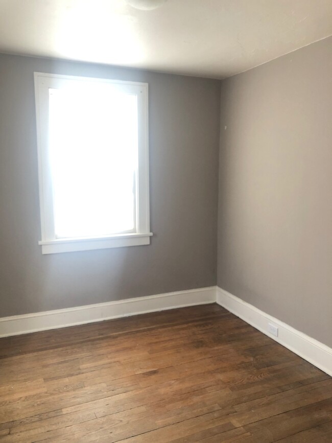 Building Photo - Convenient North location - 3 bedroom, 2 b...