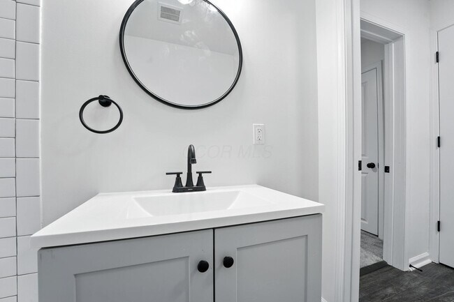 Building Photo - 354 Fernhill Ave