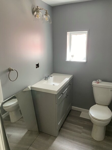 Building Photo - 1150 Chapel St