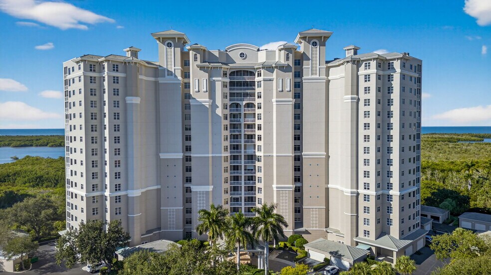 Building Photo - 1001 Arbor Lake Dr