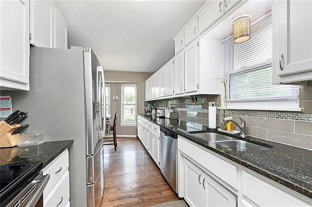 Kitchen - 919 NE 112th Ter