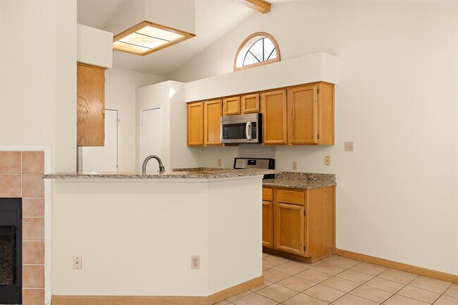 Building Photo - 1604 Texas Oak Way