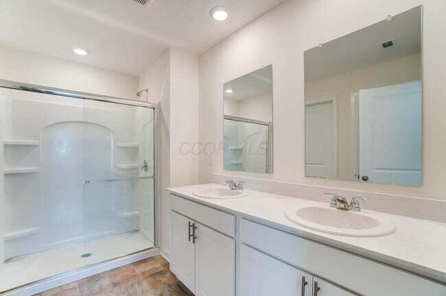 Building Photo - 852 Sunny Vale Dr