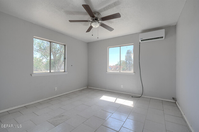 Building Photo - 10368 Potencia Dr