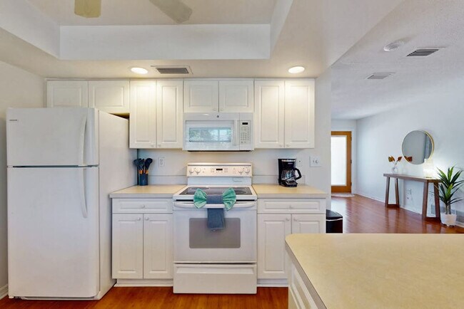 Building Photo - 3314 S Lockwood Ridge Rd