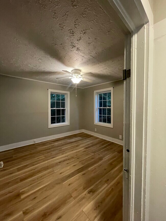 Bedroom 2 Downstairs - 217 Old Turnpike Rd