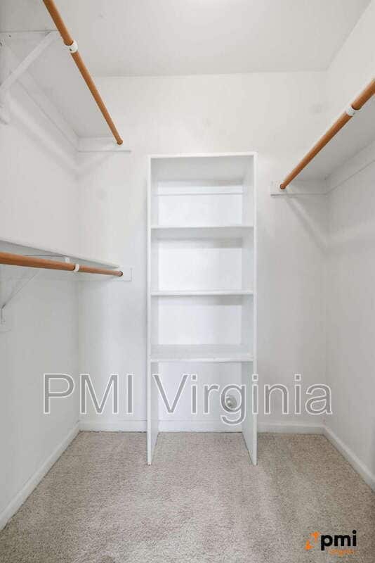 Building Photo - 1002 Nicklaus Dr