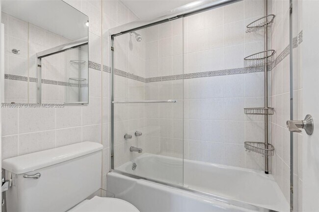 Building Photo - 300 Bayview Dr