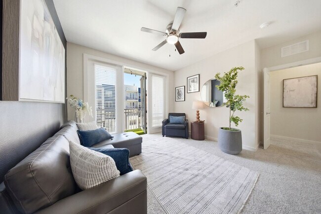 Building Photo - 1702 W Cleveland St