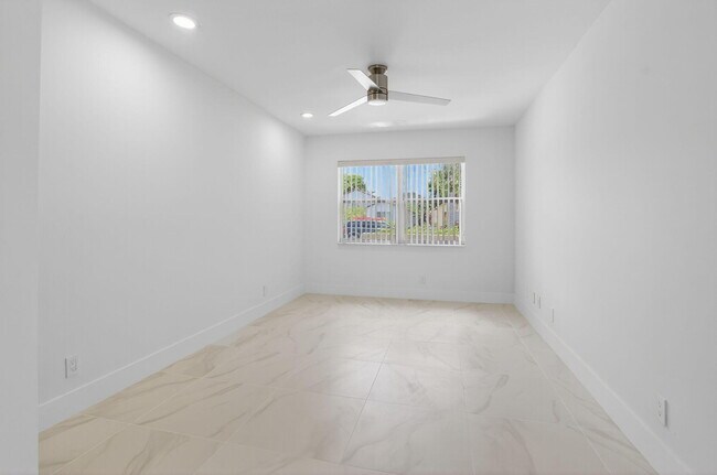 Building Photo - 9151 Pine Springs Dr