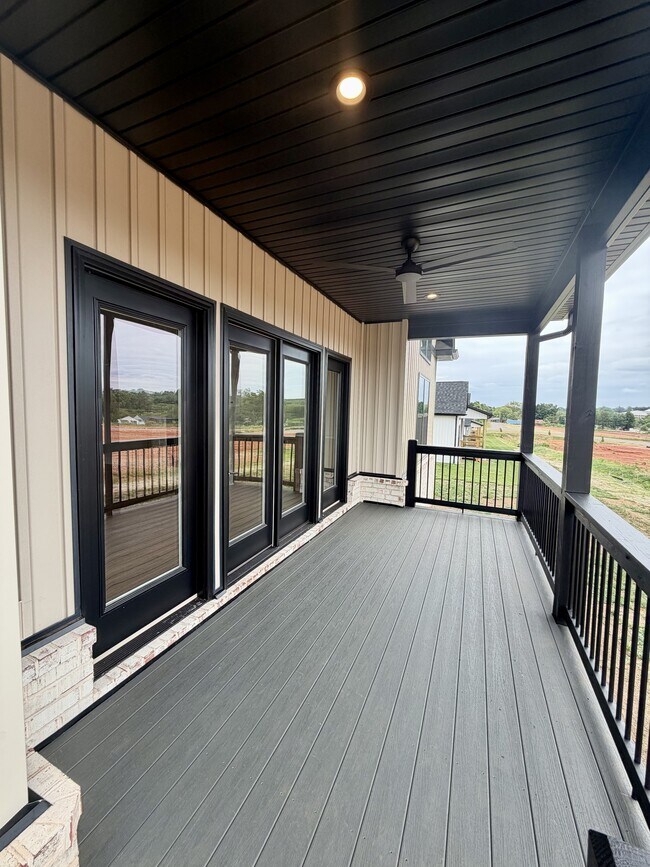 Building Photo - 204 Crest Ridge Ct