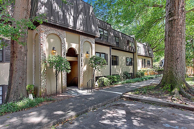 Building Photo - 60 Chaumont Square NW