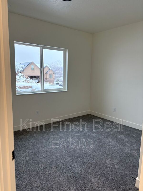 Building Photo - 202 N 910 E