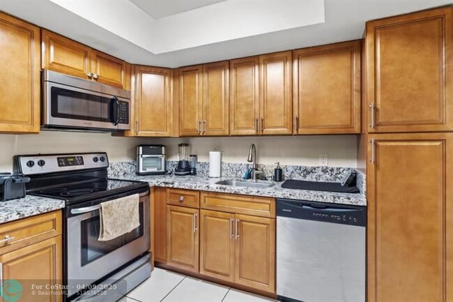 Building Photo - 5850 NW 57th Ave