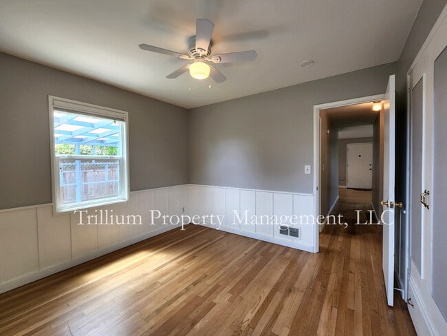 Building Photo - 5114 SE 51st Ave