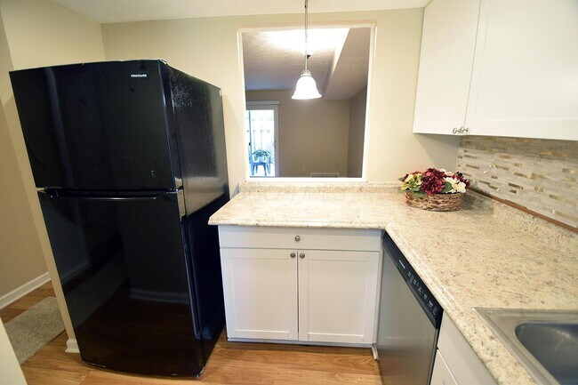 Building Photo - 20 King Arthur Ct
