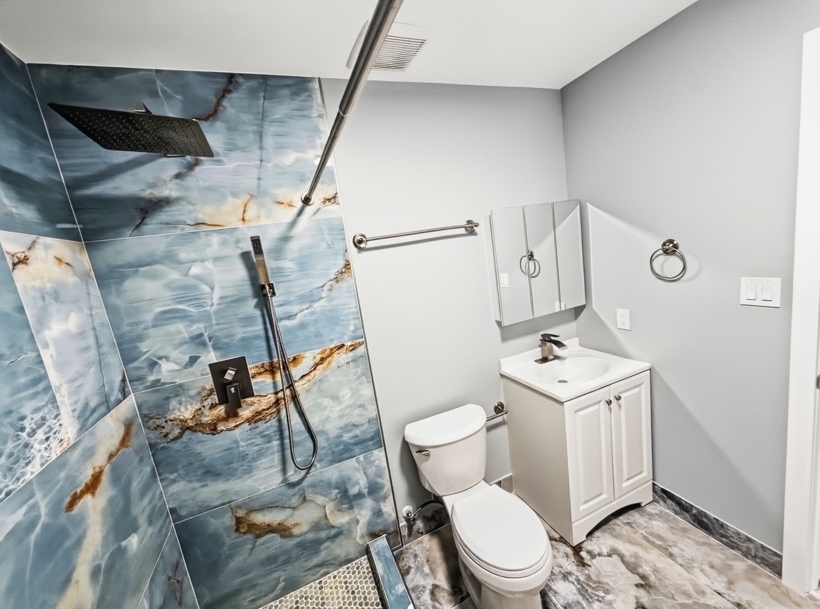 Building Photo - 1456 NE 24th Ct