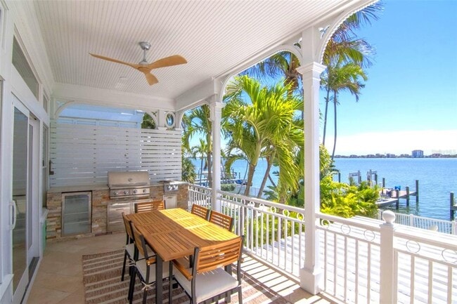 Building Photo - 644 Boca Ciega Isle Dr