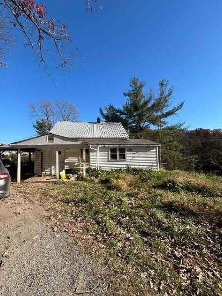 Primary Photo - 50 Mayberry Dr