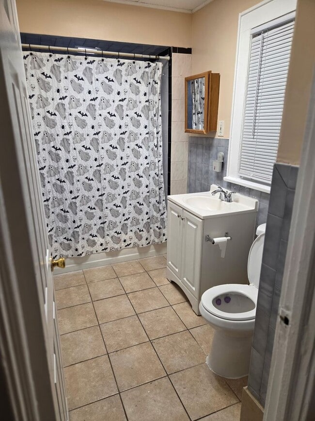 Building Photo - 24 Valley St