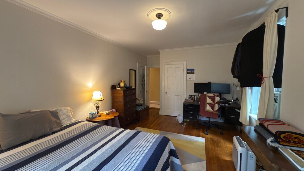 Building Photo - 17 Monmouth Ct