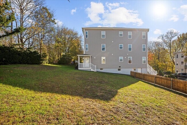 Building Photo - 9 Upsala St