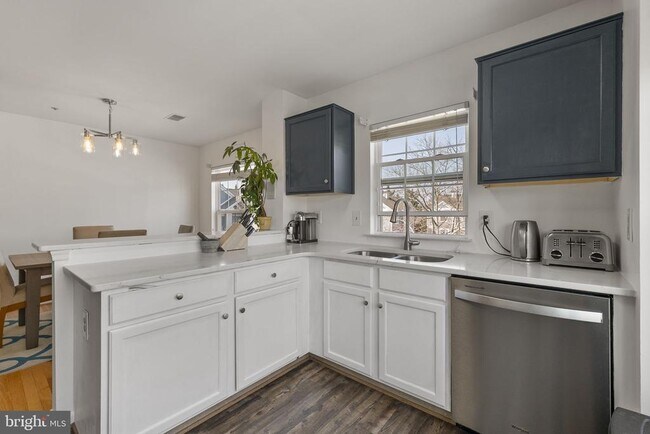 Building Photo - 164 Kendrick Pl