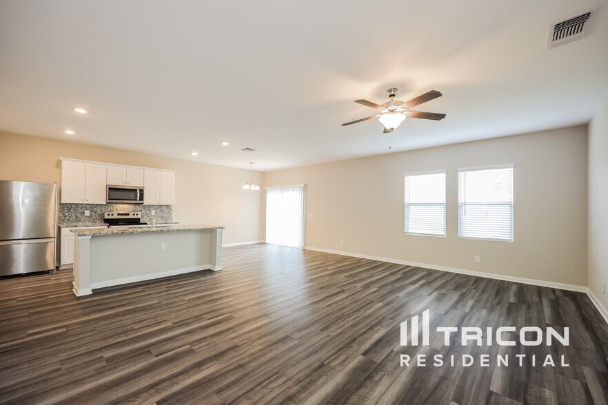 Building Photo - 14616 Maple Ter