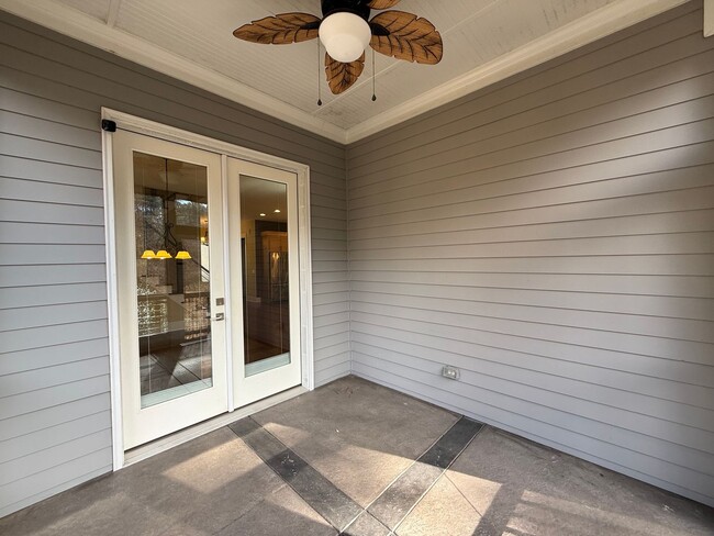 Building Photo - Modern 3BD, 3.5BA Raleigh Home on a Corner Lot with a 2-Car Attached Garage & Private Backyard in...