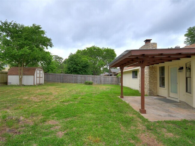 Building Photo - 413 Arrow Head