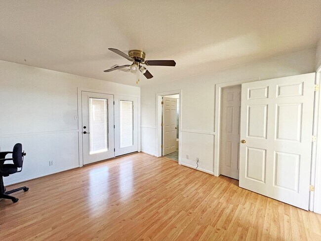 Building Photo - 101 Capt Lee