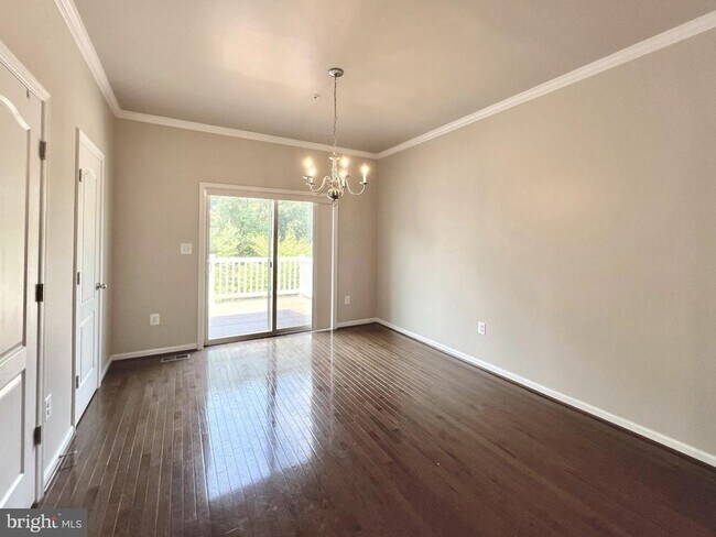 Building Photo - 8141 Hollow Ct