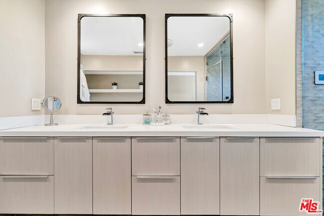 Building Photo - 6324 Geyser Ave