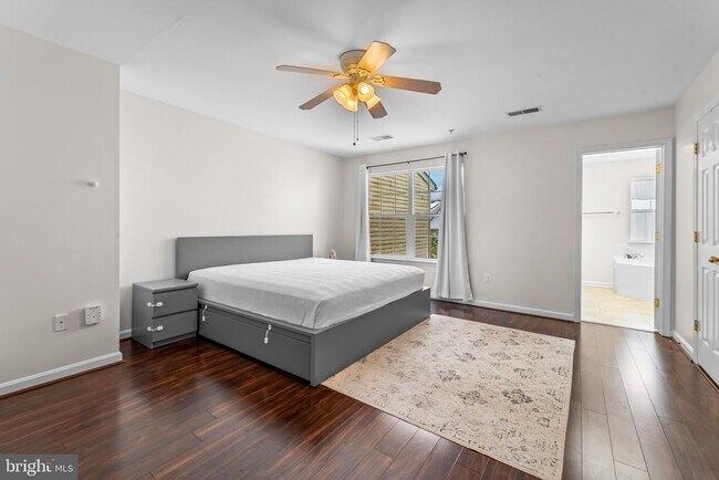 Building Photo - 2552 Blue Water Blvd