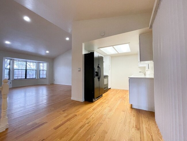 Building Photo - Renovated 3 bedroom 2 bathroom home in quiet Arvada neighborhood!