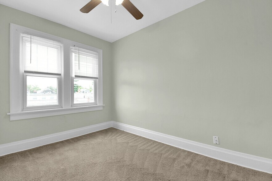 Building Photo - 97 E Frambes Ave