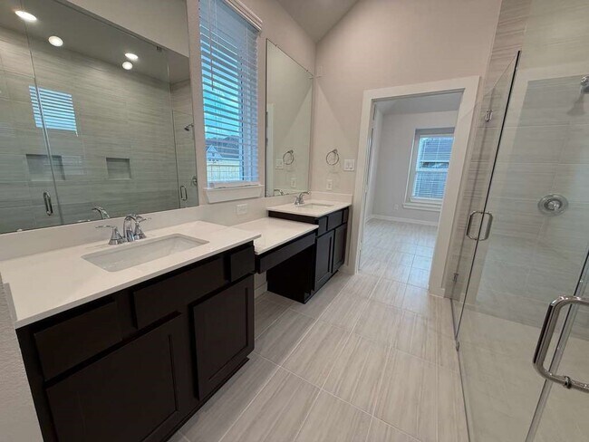 Building Photo - 11239 Peacock Flower St