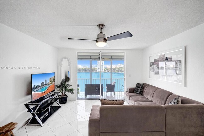 Building Photo - 2999 Point E Dr