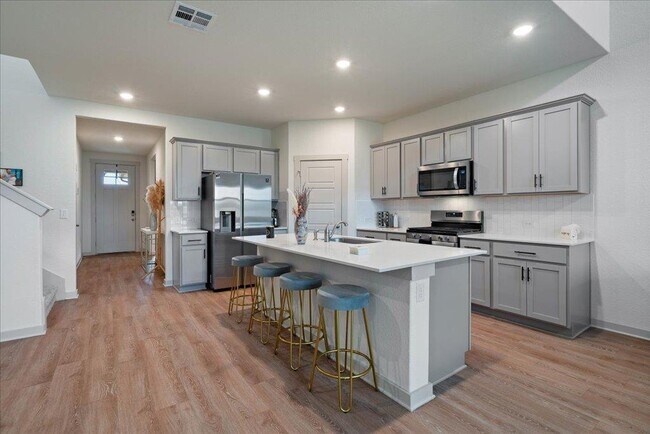 Building Photo - 13705 Mcarthur Dr