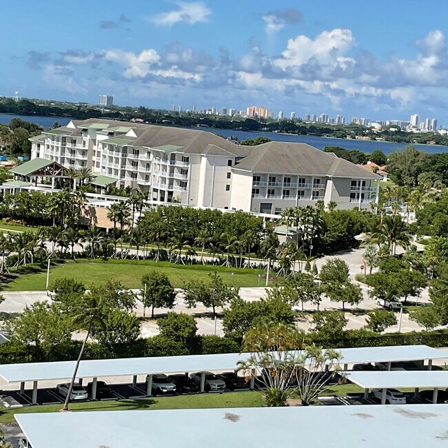 Building Photo - 2425 Presidential Way