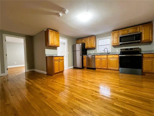 Building Photo - 361 Privilege St