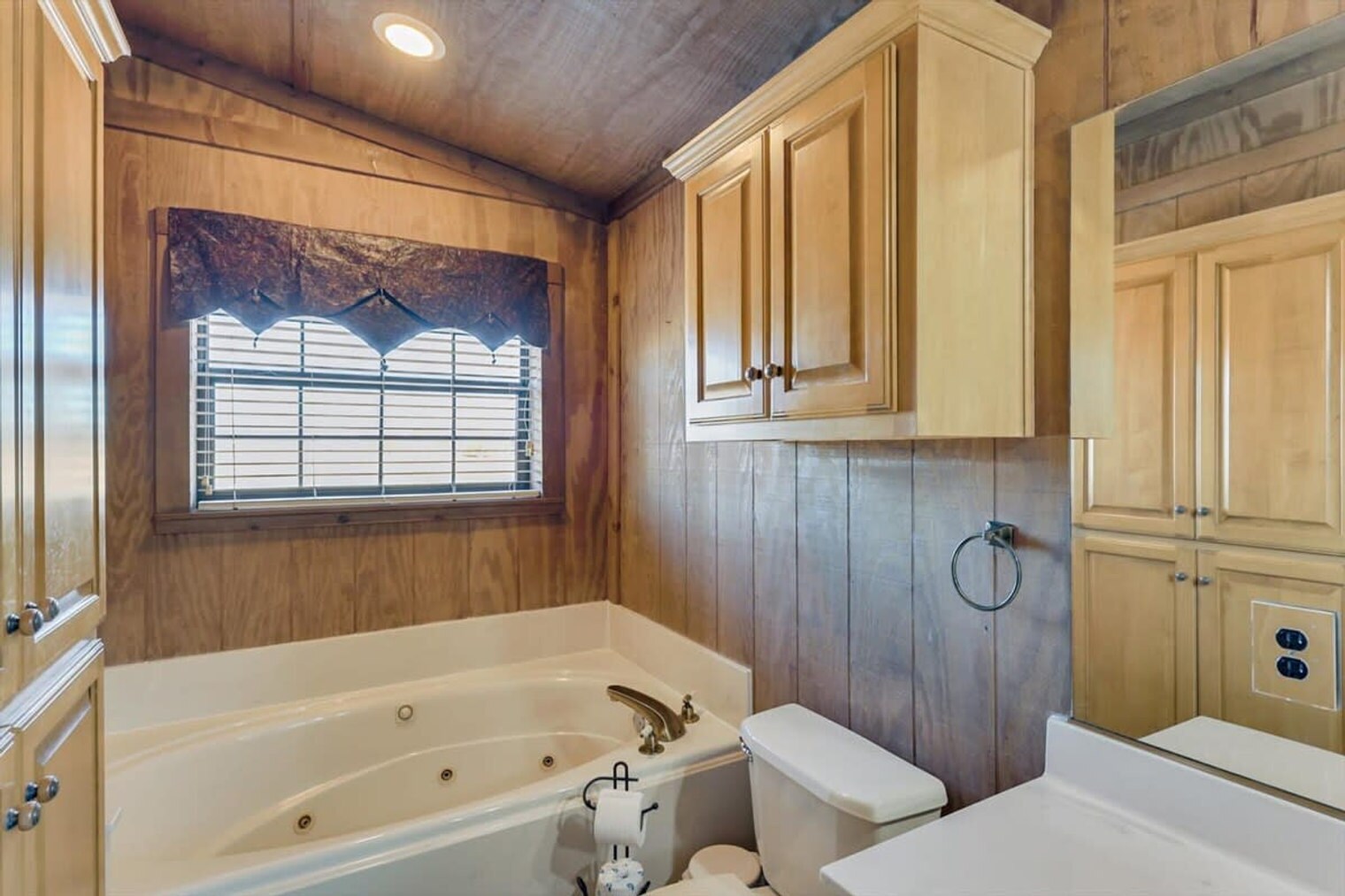 Building Photo - 9680 Co Rd 128