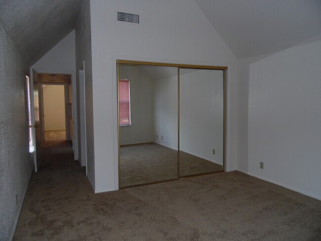Building Photo - East - Townhome located in Gated Community