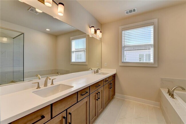 Building Photo - 1241 Waldon Xing