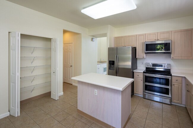 Building Photo - 4 Bed 2.5 Bath in Kapolei Iwalani