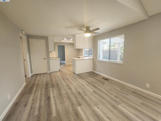 Building Photo - 2910 Yorkshire Ct