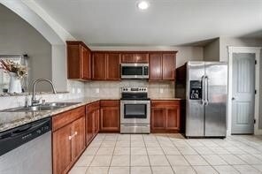 Building Photo - 1124 Basswood Ln