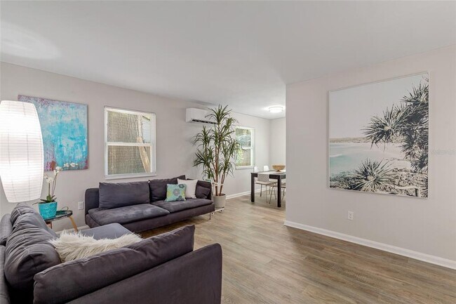 Building Photo - 1435 NW 7th Ave