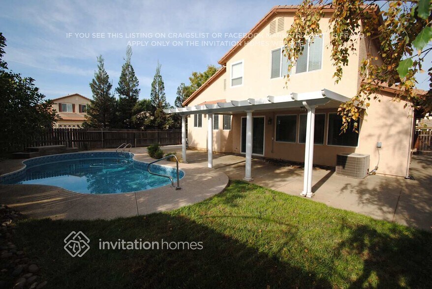 Building Photo - 1010 Malton Way